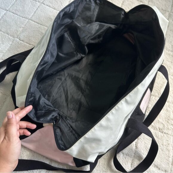 Victoria's Secret | Black & White Duffle Gym Bag Weekender Tote | One Size - Picture 5 of 16